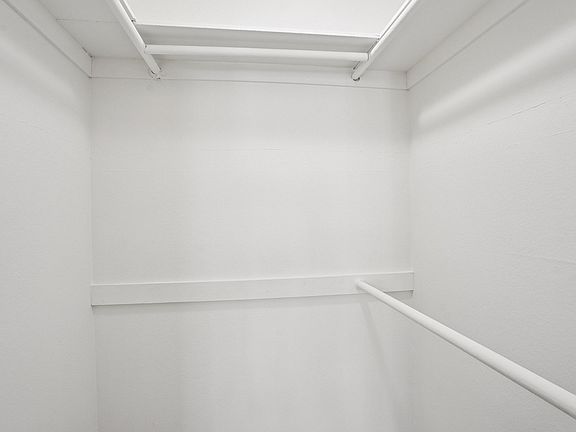 2nd image of 1538 N Vista St #61b2a5000