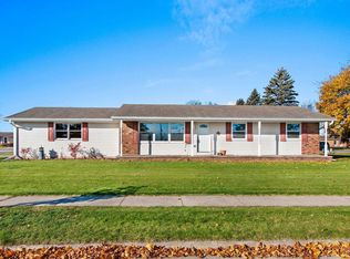 821 5th St, Kewaunee, WI 54216