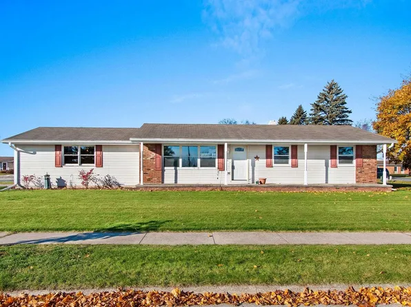 821 5th St, Kewaunee, WI 54216