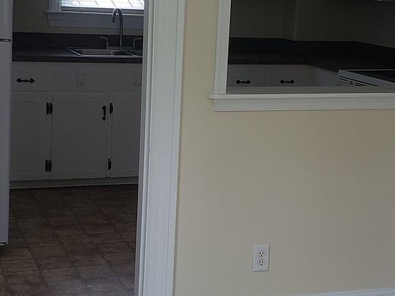 4th image of 255 East St