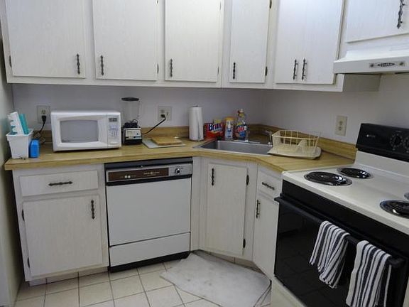 3rd image of 110 Lake Pine Cir APT A-1