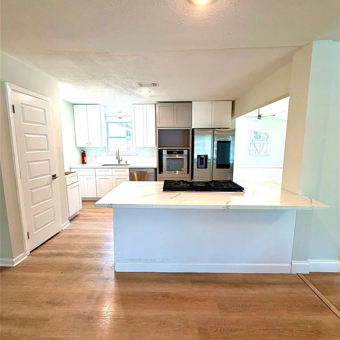 3 bed, 2.5 bath, 1750 sqft, $1,950 — Photo 2
