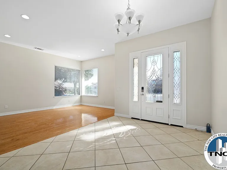 17998 Vista Point Dr — Photo 8