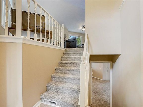 5th image of 8148 James Ave N