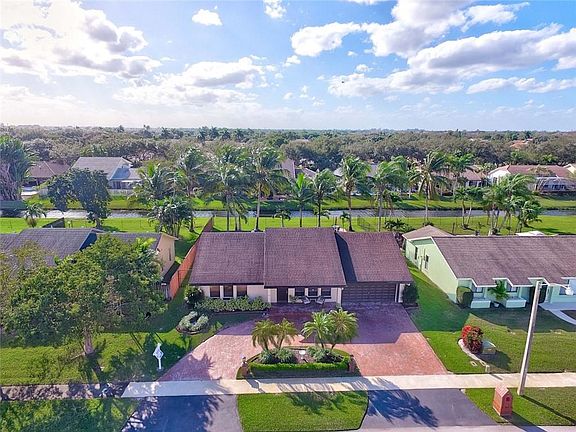 2nd image of 10490 NW 20th Ct