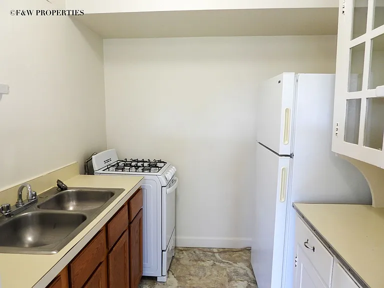 1560 E. Broad St. — Photo 106