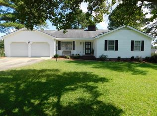607 Western Wayne Dr, Pikeville, NC 27863