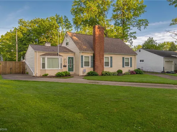 318 Bellaire Rd, Avon Lake, OH 44012