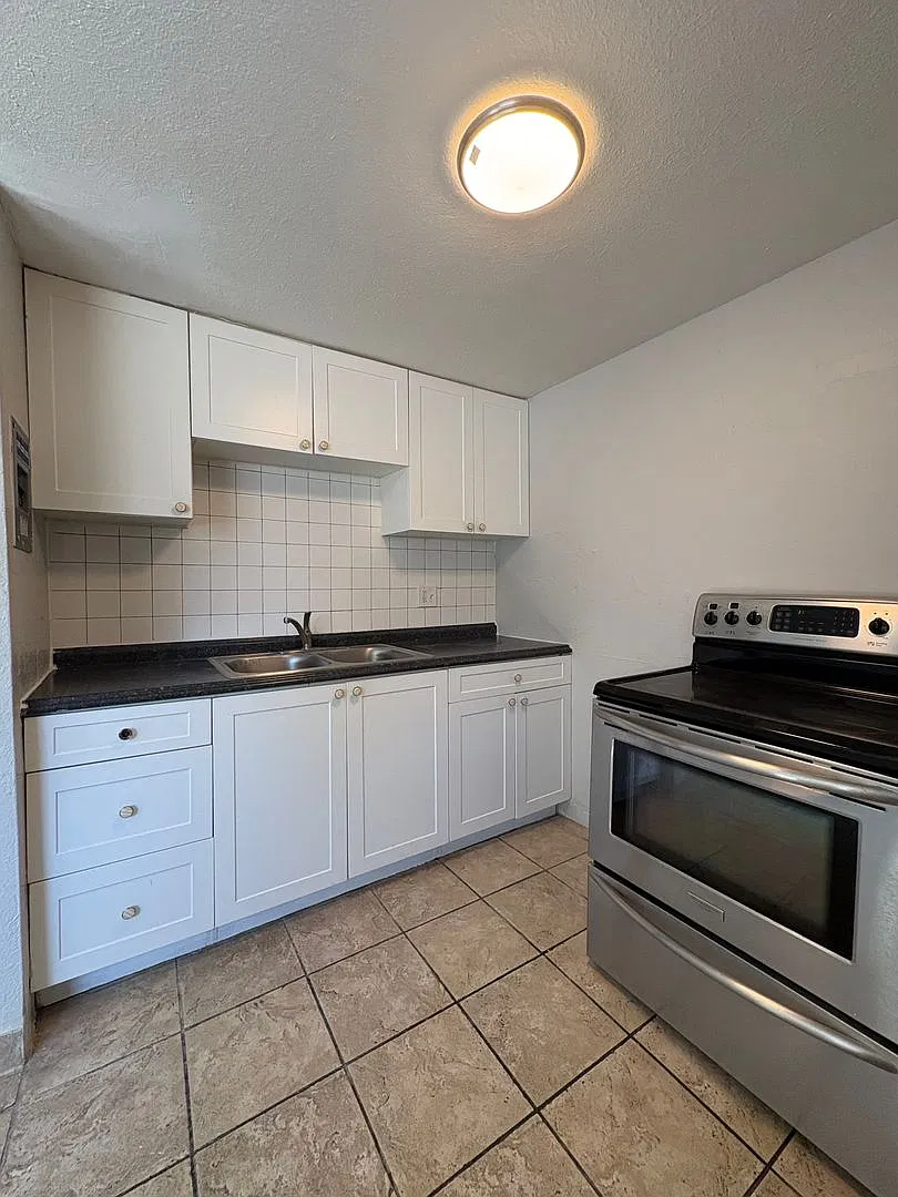 Efficient & Charming 1-Bedroom Unit in East Denver — Photo 1