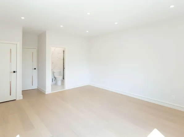 85-49 Avon Street image 21 of 24