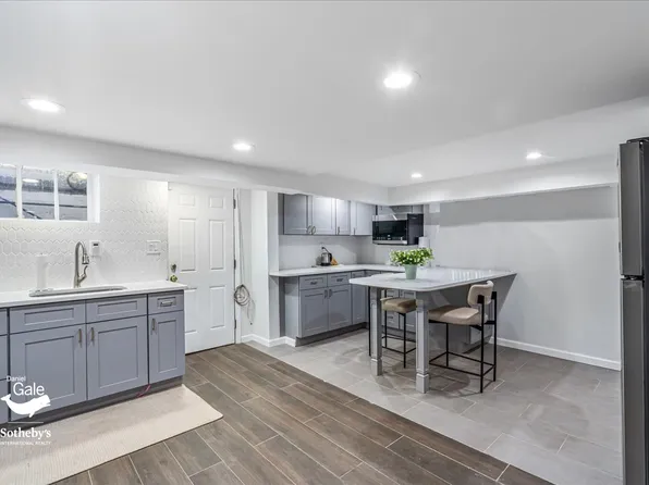 116-33 Union Turnpike image 33 of 40