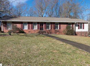 207 York St, Clinton, SC 29325