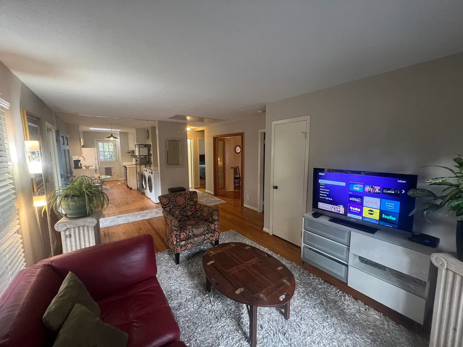 3 bed, 1000 sqft, $2,600 — Photo 2