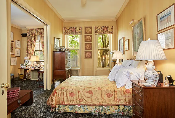 Sold by Compass | media 18