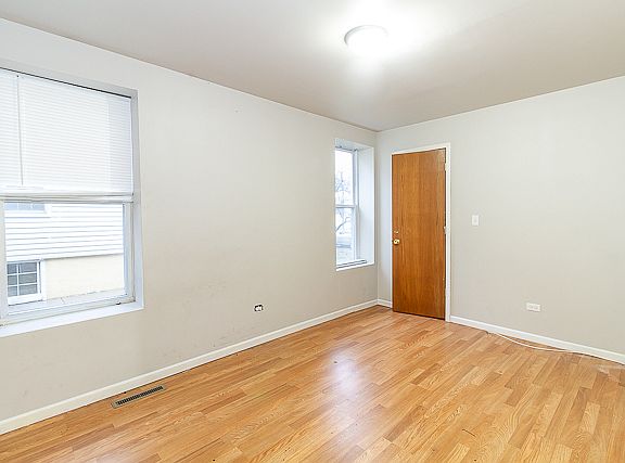 5th image of 113 N 23rd Ave #1R