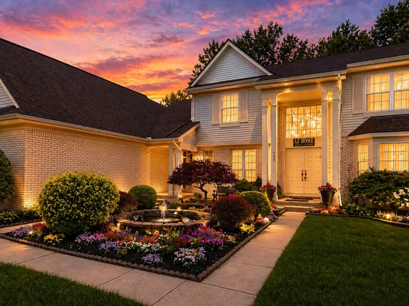 7622 Park Meadow Ln, West Bloomfield, MI 48324