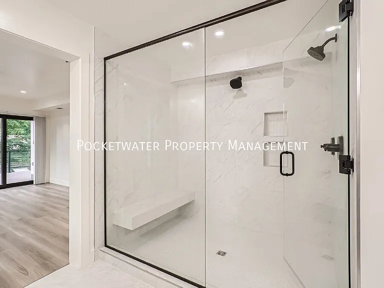 3595 Darley Ave — Photo 17