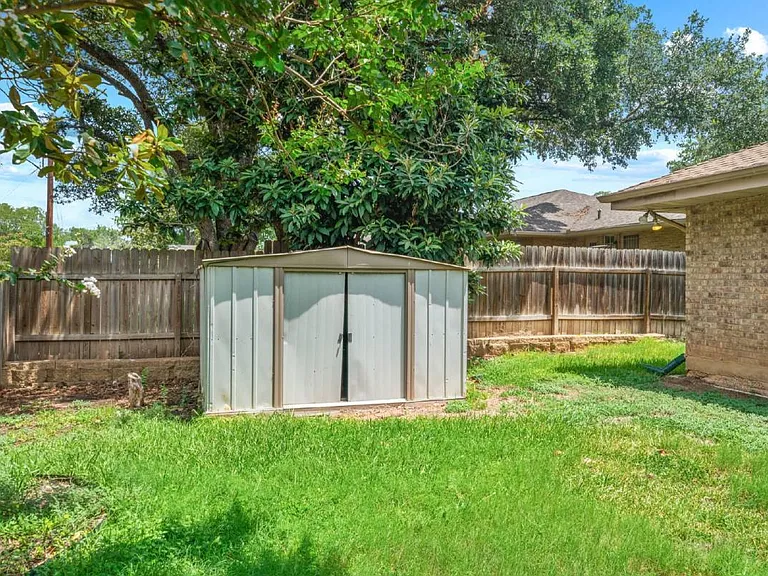 6015 Windhaven Dr — Photo 4