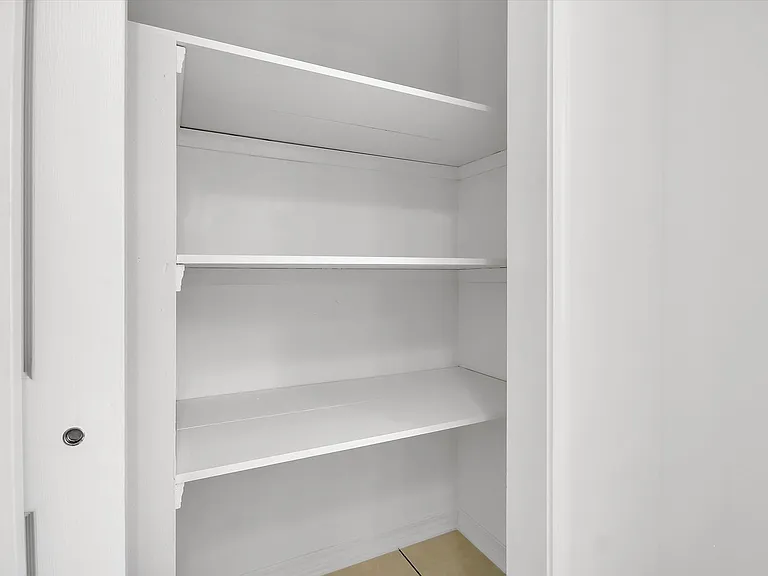 Tiny Apartment Rentals — Photo 35
