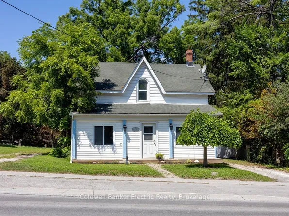 782 Ward St, Selwyn, ON K0L 1H0