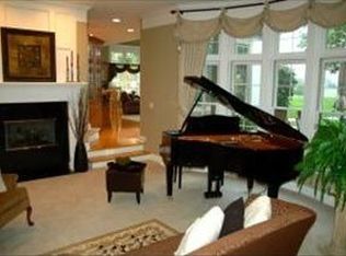 638 Goose Neck Dr, Lititz, PA 17543