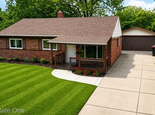 28463 Sutherland St, Southfield, MI 48076