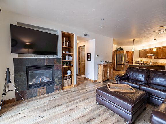 5th image of 360 E 9th St Unit 12