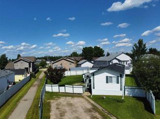 517 SW 9th St, Fox Creek, AB T0H1P0