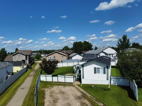 517 SW 9th St, Fox Creek, AB T0H 1P0