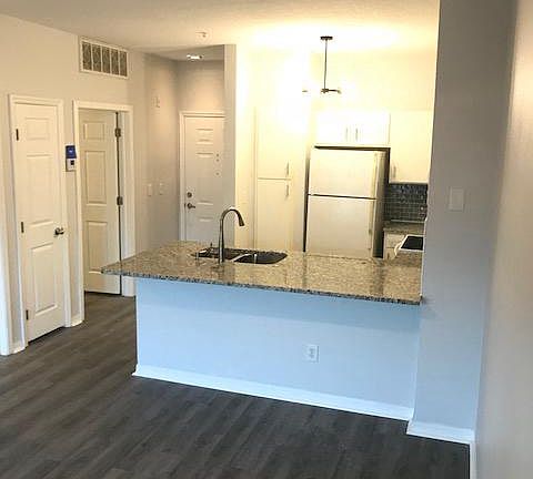 5th image of 1810 E Palm Ave APT 1303