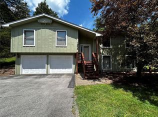 18605 Hawks Trail Dr, Pacific, MO 63069