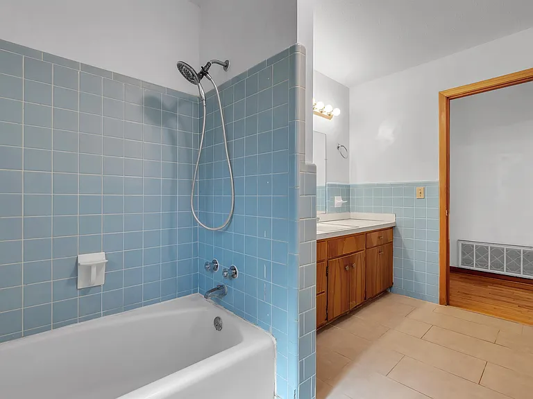123 Columbia Dr — Photo 11