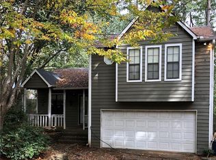 712 Emerald Forest Cir, Lawrenceville, GA 30044