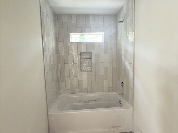4th image of 344 Georgee Rd