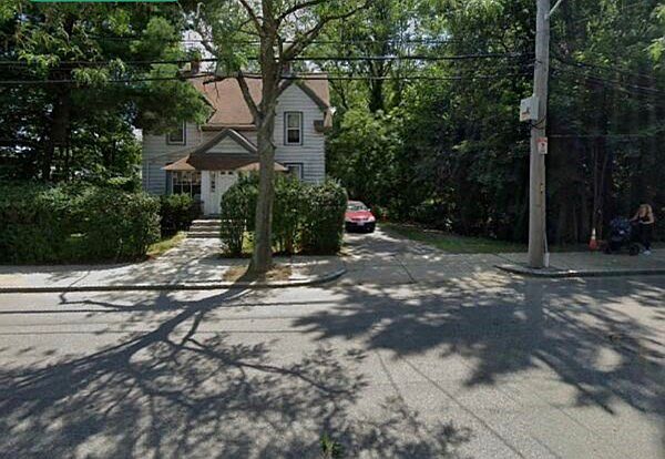 2nd image of 2426 Centre St
