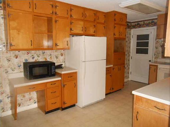 5th image of 2205 Spencer Ave