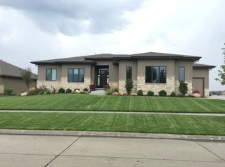 26507 Taylor St, Valley, NE 68064
