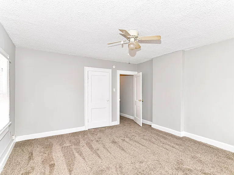 3043 Broadway St — Photo 13