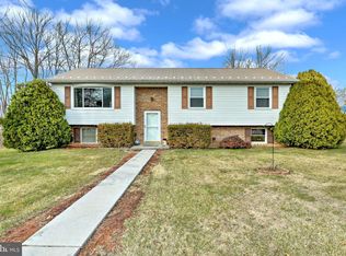 1 Little Knoll Dr, Hanover, PA 17331