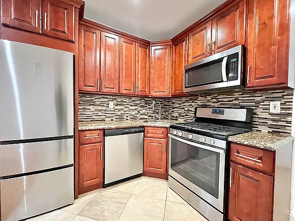 4th image of 87 Ralph Ave Unit 2D