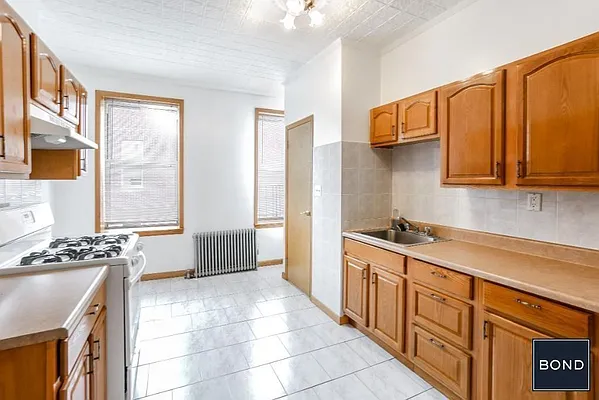 Rented by Bond New York | media 2