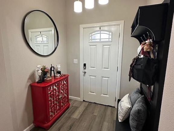 2nd image of 500 Poplar