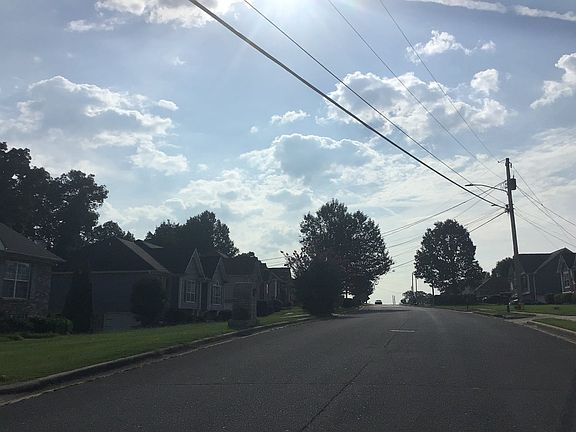 4th image of 1424 Clemmons Dr #U