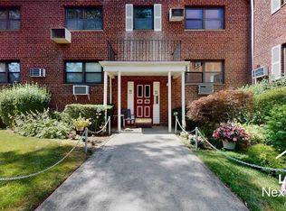 8633 Shore Pkwy, Howard Beach, NY 11414