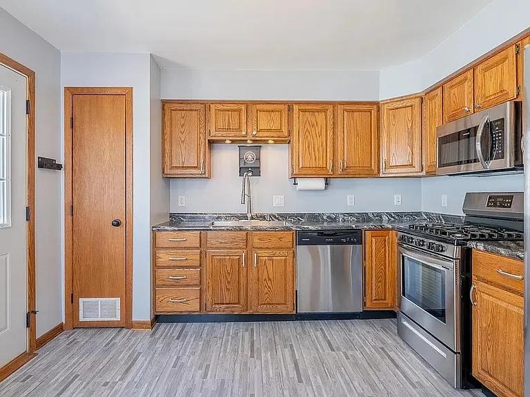 8124 Robertson Pl — Photo 24