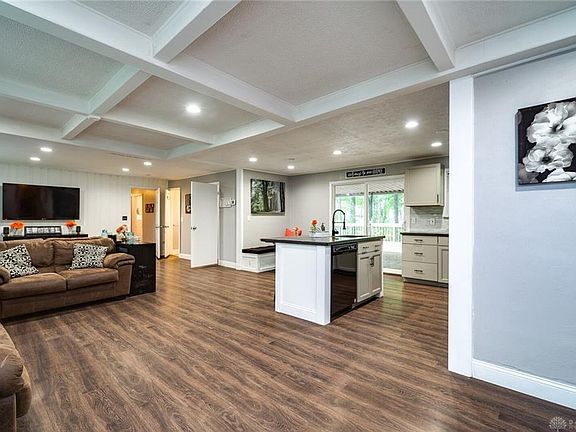 4th image of 2656 Longwood Dr