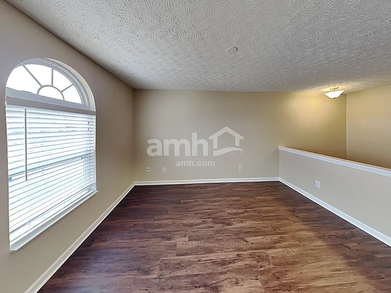 340 Evergreen Cir — Photo 14