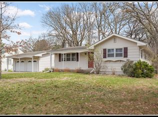 7075 Knollwood Dr, Mounds View, MN 55112