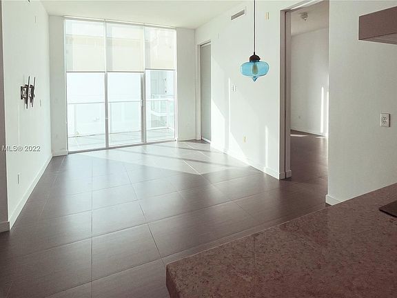 2nd image of 720 NE 62nd St APT 507