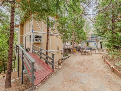 26237 Sky Ridge Dr, Twin Peaks, CA, 92391